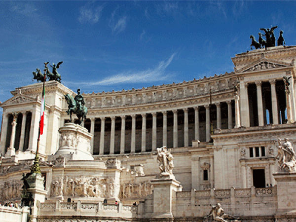 rome the most important squares and fountains      